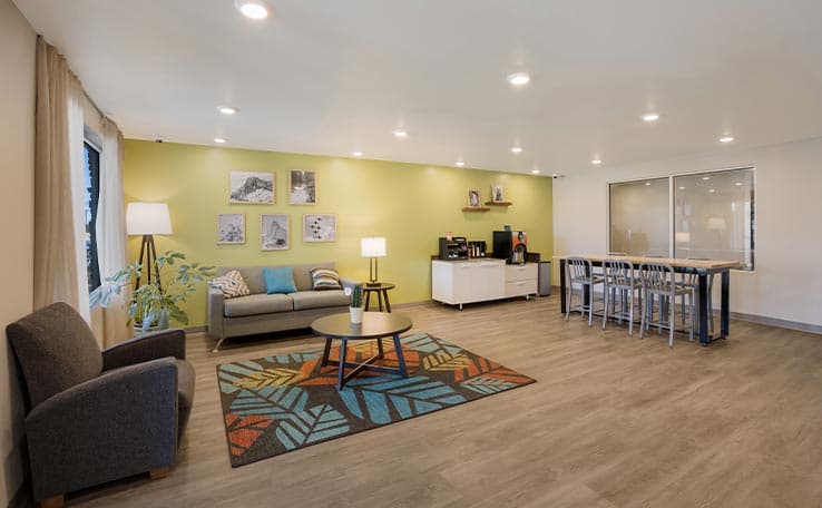 WoodSpring Suites Colorado Springs North - Air Force Academy photo 3 of 15