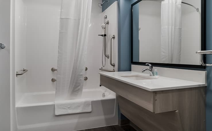 WoodSpring Suites Detroit Sterling Heights photo 17 of 20