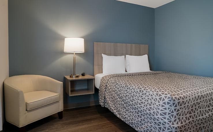 WoodSpring Suites Detroit Sterling Heights photo 9 of 20