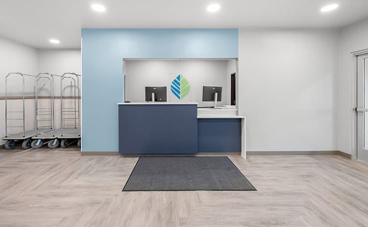 WoodSpring Suites Medford near I-5 photo 2 of 24